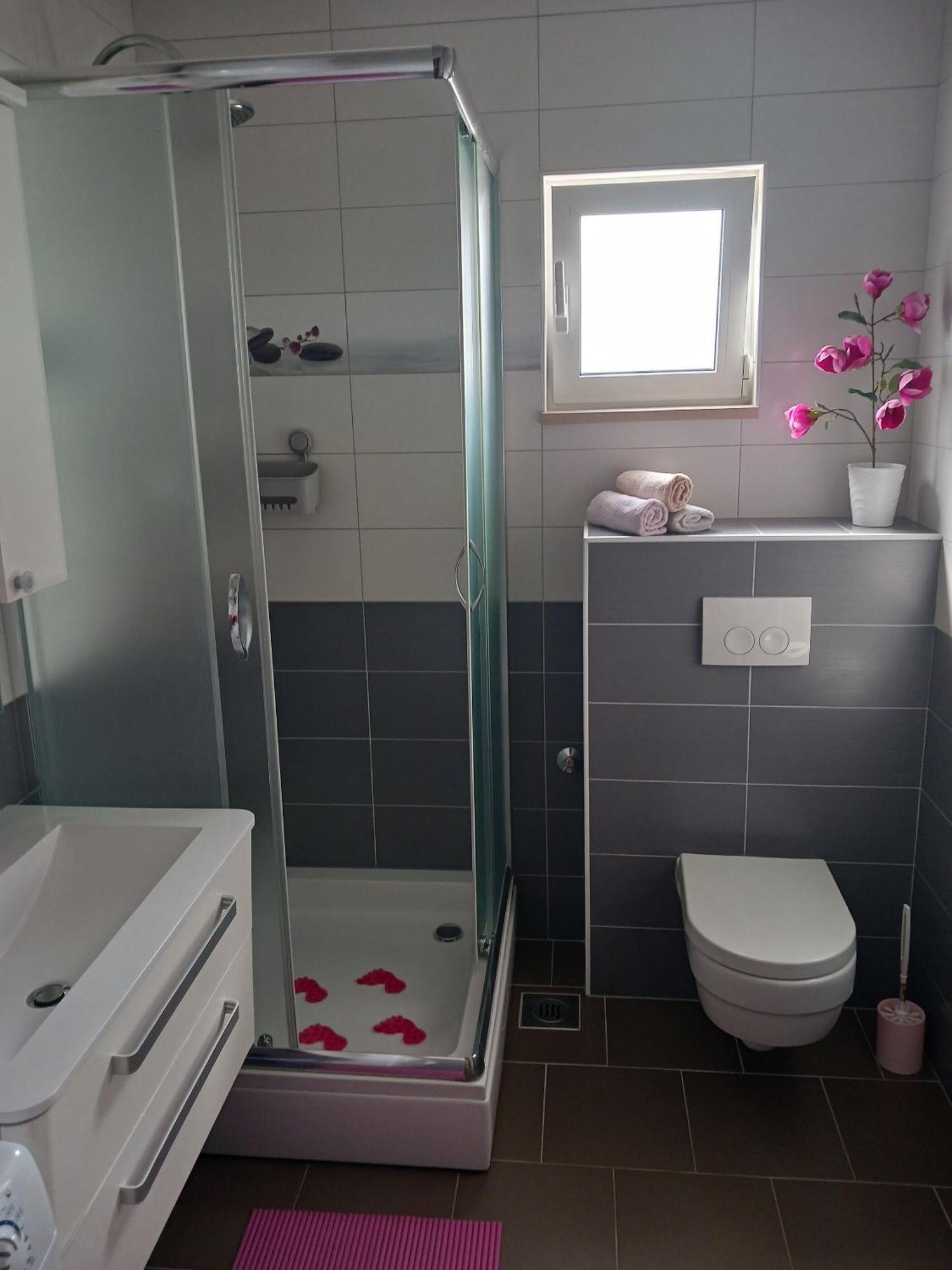 Apartments Marino - Near Family Friendly Beach Supetar Exterior foto